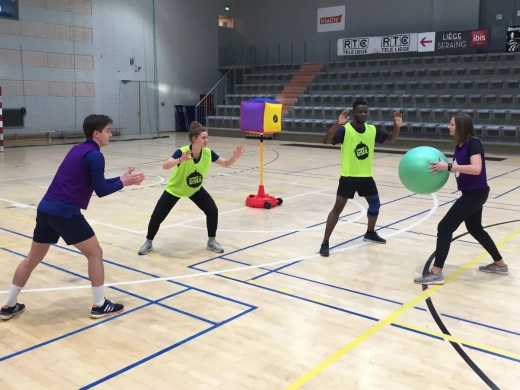 Poull Ball Starter Set with Inflatable Cubes